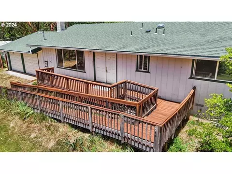 300 Scott Dr, Grants Pass, OR 97527