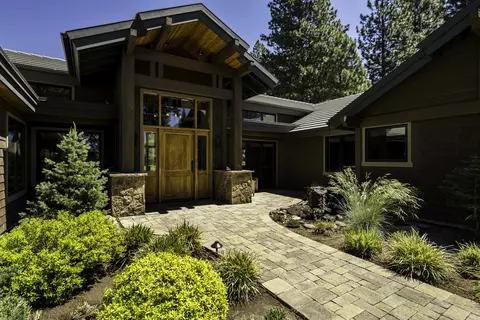 61428 Tam Mcarthur Loop, Bend, OR 97702 photo 2