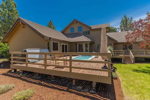 Exterior - 64236 Crosswinds Rd, Bend, OR 97703 photo 5 of 14