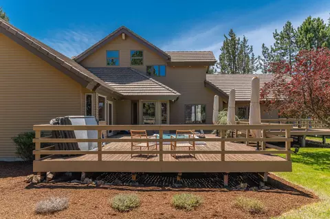 Exterior - 64236 Crosswinds Rd, Bend, OR 97703 photo 7 of 14