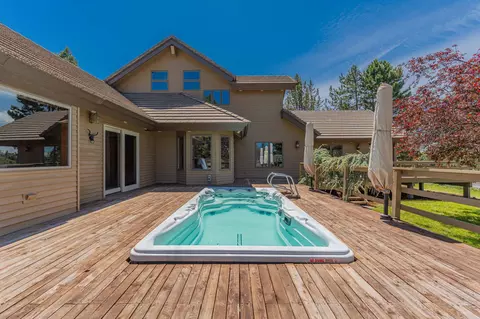 Exterior - 64236 Crosswinds Rd, Bend, OR 97703 photo 10 of 14