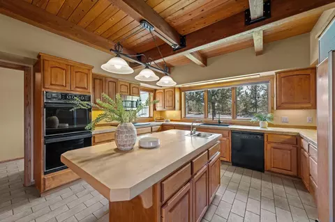 Kitchen - 64236 Crosswinds Rd, Bend, OR 97703 photo 1 of 4