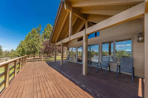 Exterior - 64236 Crosswinds Rd, Bend, OR 97703 photo 9 of 14