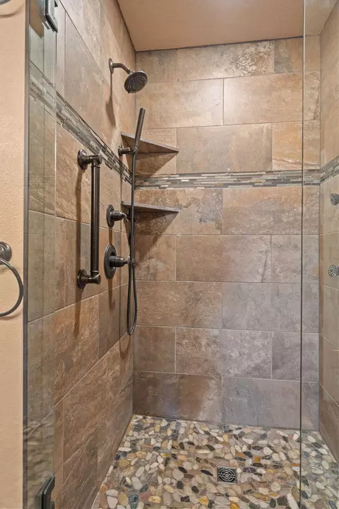 Bath - 64236 Crosswinds Rd, Bend, OR 97703 photo 1 of 1