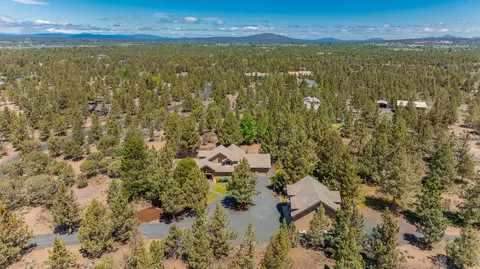 View/Area - 64236 Crosswinds Rd, Bend, OR 97703 photo 2 of 2