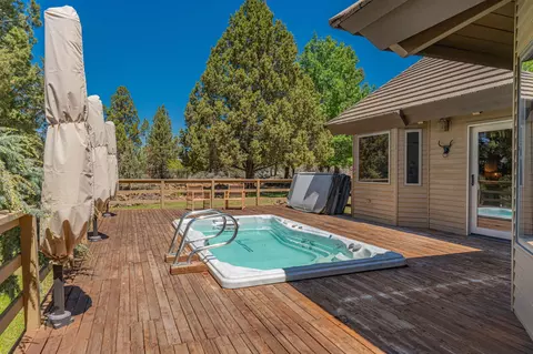 Exterior - 64236 Crosswinds Rd, Bend, OR 97703 photo 11 of 14