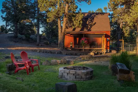 Exterior - 24025 Skywagon Dr, Bend, OR 97701 photo 9 of 24