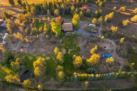 View/Area - 24025 Skywagon Dr, Bend, OR 97701 photo 2 of 4