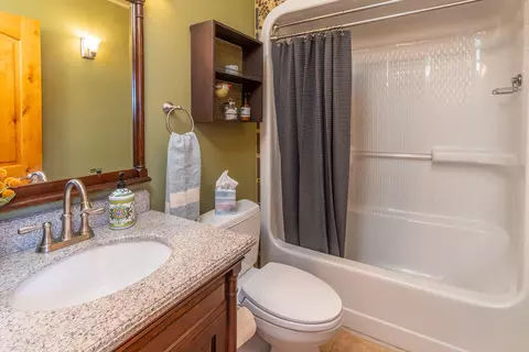 Bath - 24025 Skywagon Dr, Bend, OR 97701 photo 1 of 2