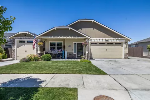 4431 SW Salmon Pl, Redmond, OR 97756