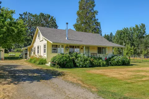 1927 Sleepy Hollow Loop, Grants Pass, OR 97527