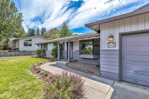 165 Eighth St, Jacksonville, OR 97530