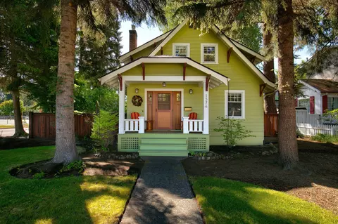 1374 NW Columbia St, Bend, OR 97703