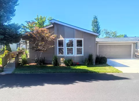 1188 NE 27th St #40, Bend, OR 97701