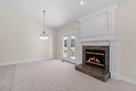 Living - 66590 W Cascade, Bend, OR 97703 photo 4 of 7