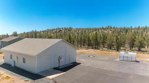 Exterior - 66590 W Cascade, Bend, OR 97703 photo 19 of 24