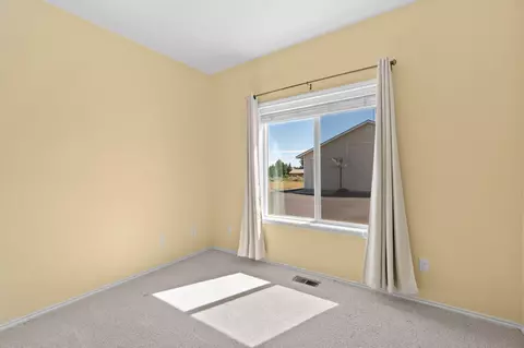 Bedroom - 66590 W Cascade, Bend, OR 97703 photo 8 of 9