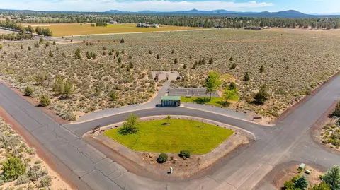 View/Area - 66590 W Cascade, Bend, OR 97703 photo 5 of 7
