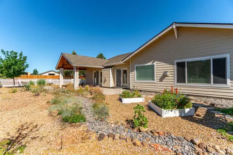 Exterior - 66590 W Cascade, Bend, OR 97703 photo 11 of 24