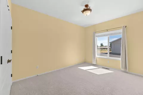 Bedroom - 66590 W Cascade, Bend, OR 97703 photo 7 of 9