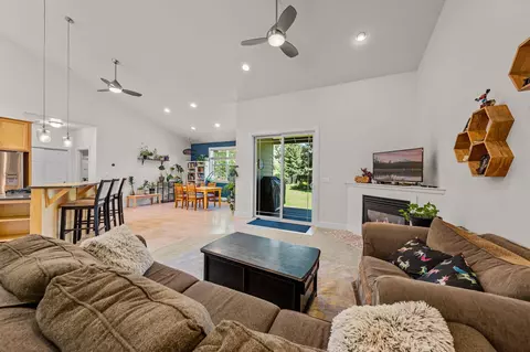 63238 Eastview Dr, Bend, OR 97701 photo 22