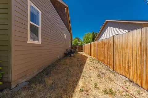 63238 Eastview Dr, Bend, OR 97701 photo 7
