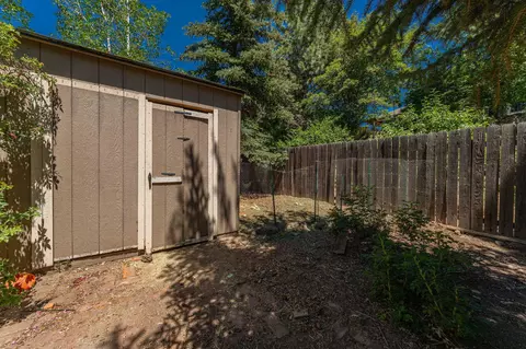63238 Eastview Dr, Bend, OR 97701 photo 18