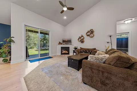 63238 Eastview Dr, Bend, OR 97701 photo 23