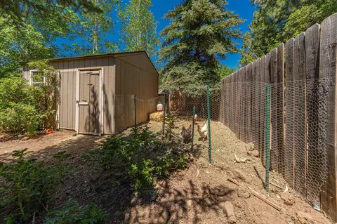 63238 Eastview Dr, Bend, OR 97701 photo 19