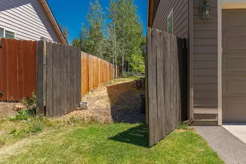 63238 Eastview Dr, Bend, OR 97701 photo 6