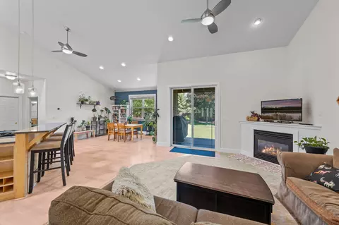 63238 Eastview Dr, Bend, OR 97701 photo 36
