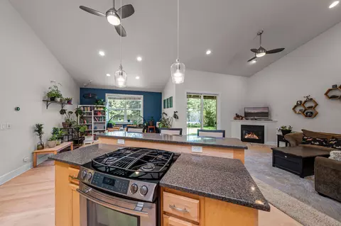 63238 Eastview Dr, Bend, OR 97701 photo 31