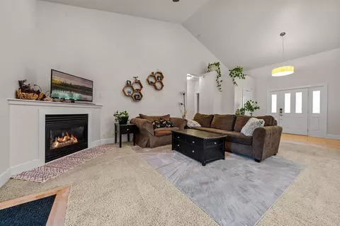 63238 Eastview Dr, Bend, OR 97701 photo 25