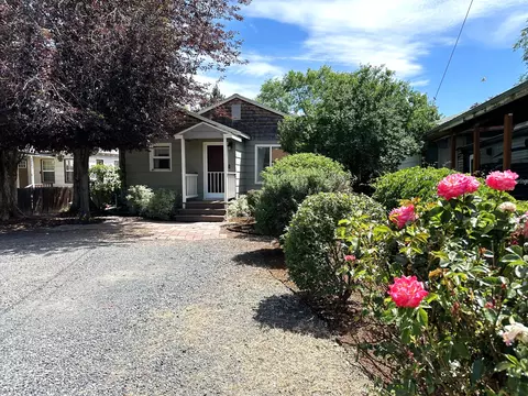 4418 Peck Dr, Klamath Falls, OR 97603