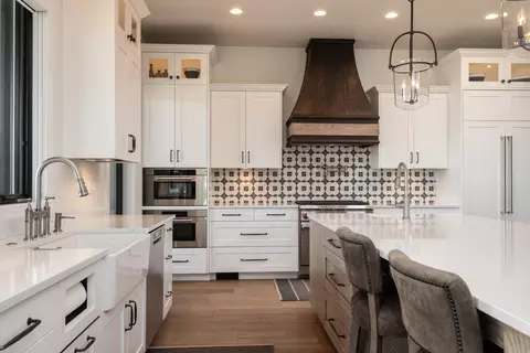 Kitchen - 19215 Cartwright Ct, Bend, OR 97702 photo 3 of 5