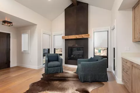 Living - 19215 Cartwright Ct, Bend, OR 97702 photo 4 of 4
