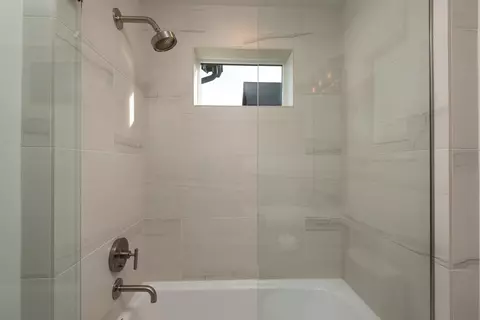 Bath - 19215 Cartwright Ct, Bend, OR 97702 photo 11 of 11
