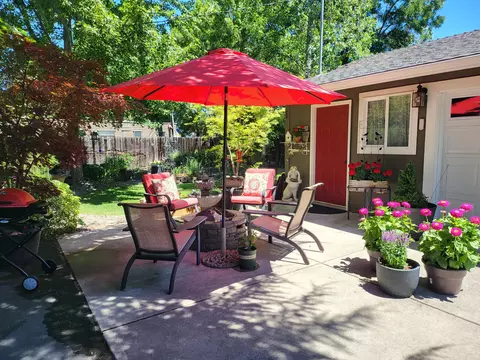1585 S Peach St, Medford, OR 97501
