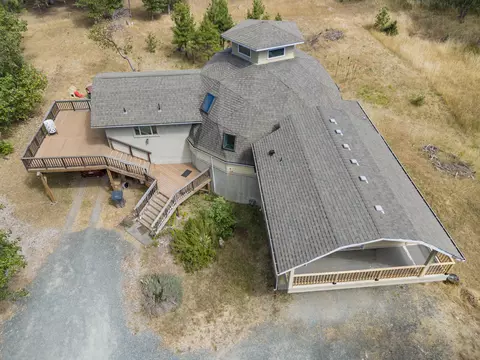 511 Castle Creek Rd, Grants Pass, OR 97526