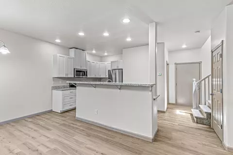 655 Shadow Way, Central Point, OR 97502 photo 3