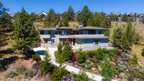 3364 NW Fairway Heights Dr, Bend, OR 97703