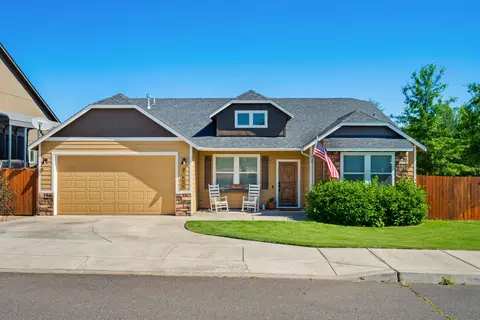 2323 NW Greenwood Ave, Redmond, OR 97756