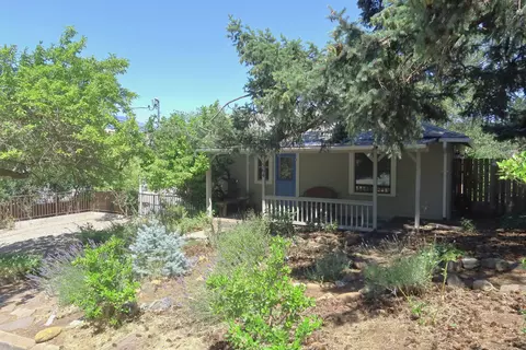 564 Liberty St, Ashland, OR 97520