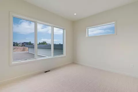 Bedroom - 19143 Cartwright Ct, Bend, OR 97702 photo 5 of 6