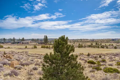 View/Area - 19143 Cartwright Ct, Bend, OR 97702 photo 3 of 4