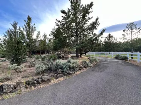 Exterior - 63721 Johnson Rd, Bend, OR 97703 photo 22 of 43