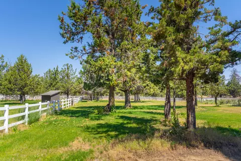 Exterior - 63721 Johnson Rd, Bend, OR 97703 photo 37 of 43