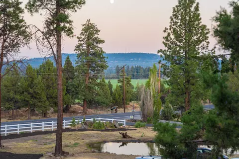 View/Area - 63721 Johnson Rd, Bend, OR 97703 photo 10 of 10