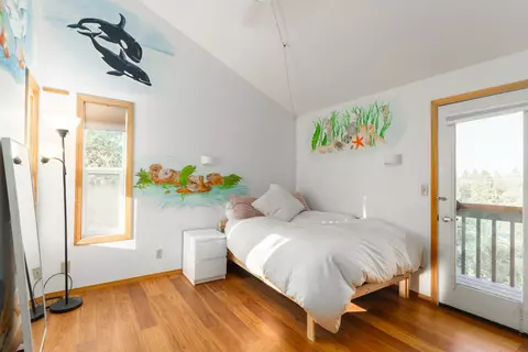 Bedroom - 63721 Johnson Rd, Bend, OR 97703 photo 3 of 5