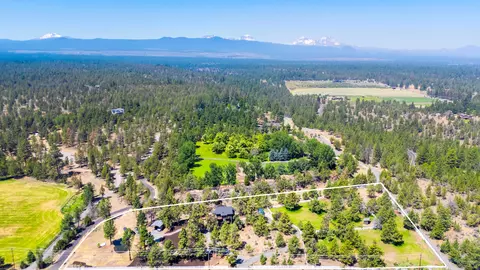 View/Area - 63721 Johnson Rd, Bend, OR 97703 photo 3 of 10